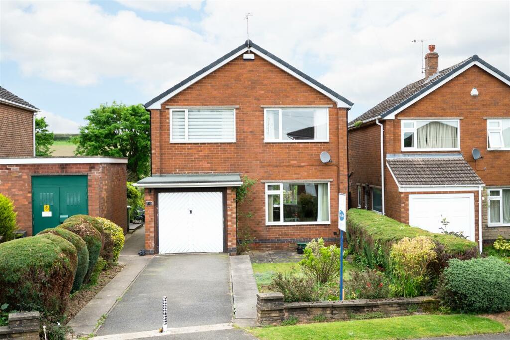 3 bedroom detached house for sale in Longcroft Road, Dronfield