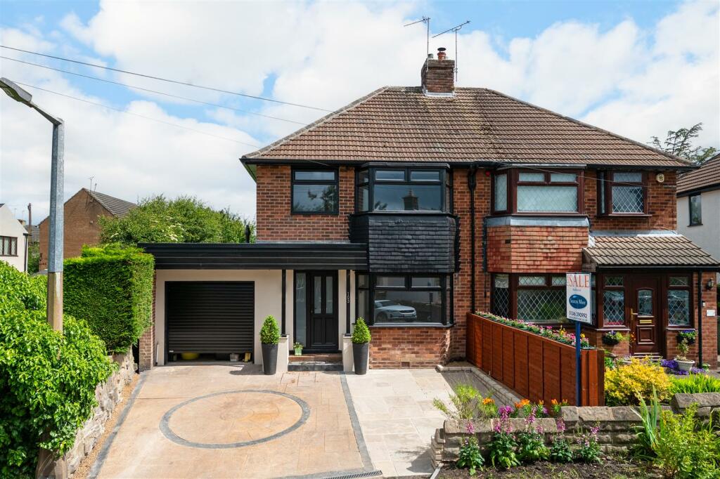 4 bedroom semidetached house for sale in Hilltop Road, Dronfield, S18