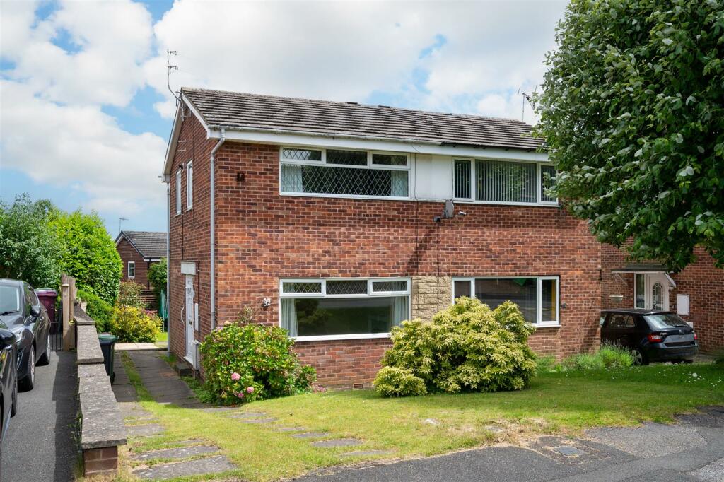 2 bedroom semidetached house for sale in Ravensdale Road, Dronfield