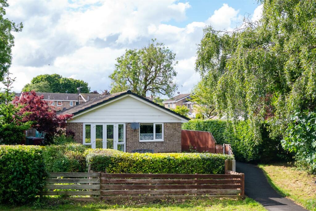 2 bedroom detached bungalow for sale in Southcote Drive, Dronfield