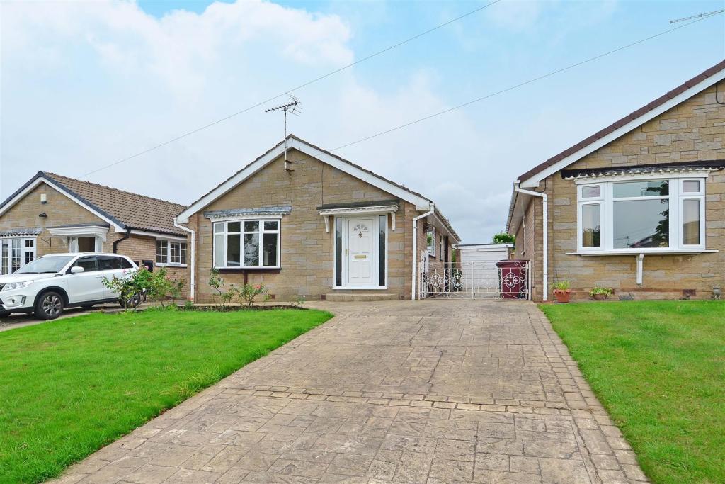 2 bedroom detached bungalow for sale in Ravencar Road, Eckington