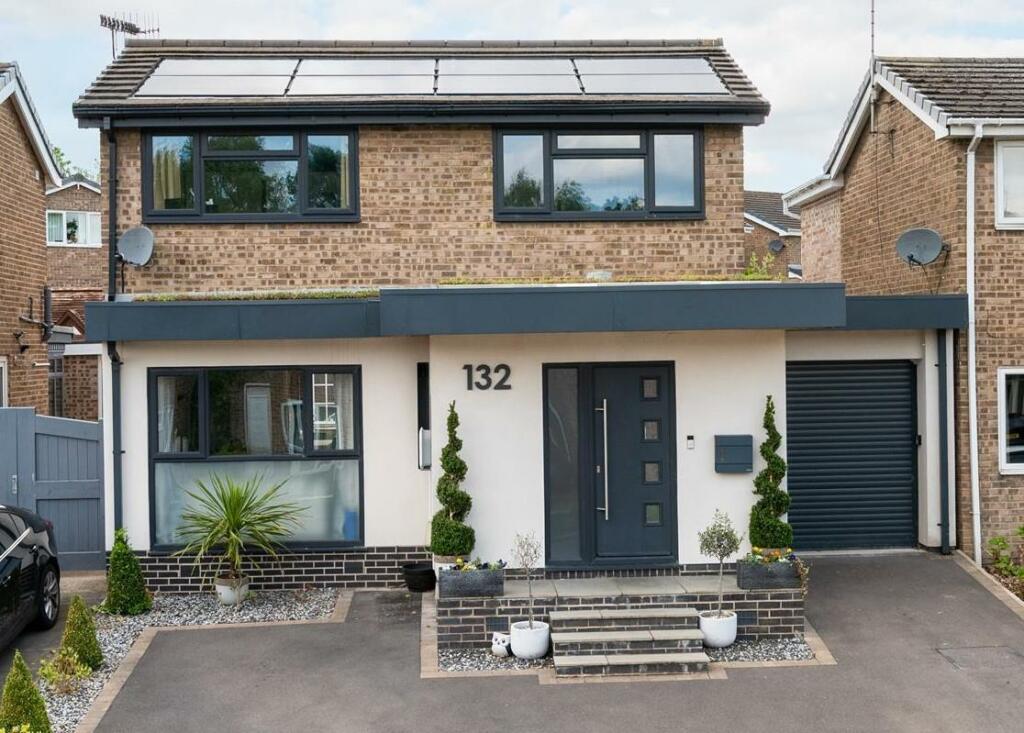 4 bedroom detached house for sale in Coniston Road, Dronfield Woodhouse