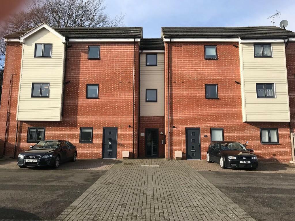 2 bedroom apartment for rent in Limehouse Court, Sittingbourne, Kent, ME10
