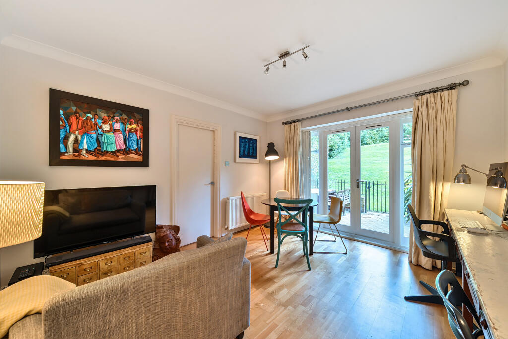 Main image of property: Crescent Road, London, N8