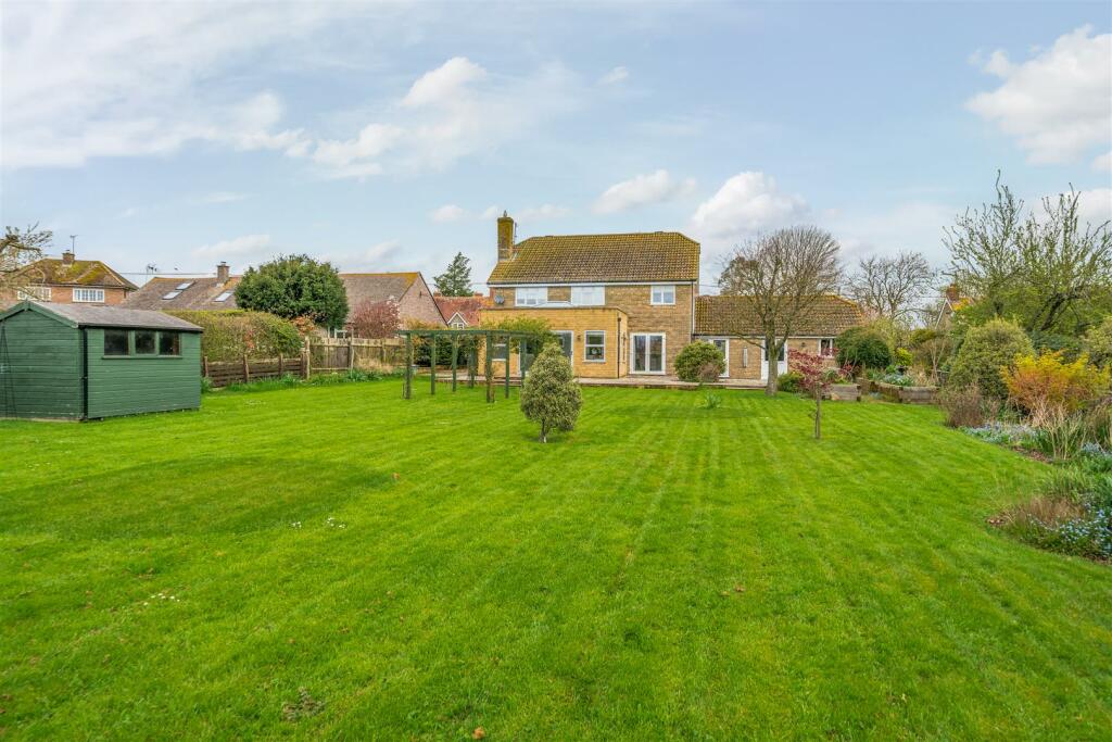 4 bedroom detached house for sale in Stalbridge Weston, Sturminster