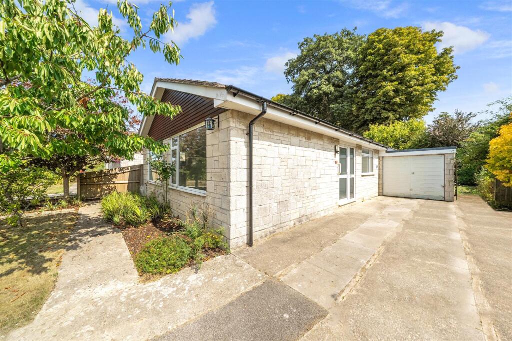 Main image of property: Lovells Mead, Marnhull