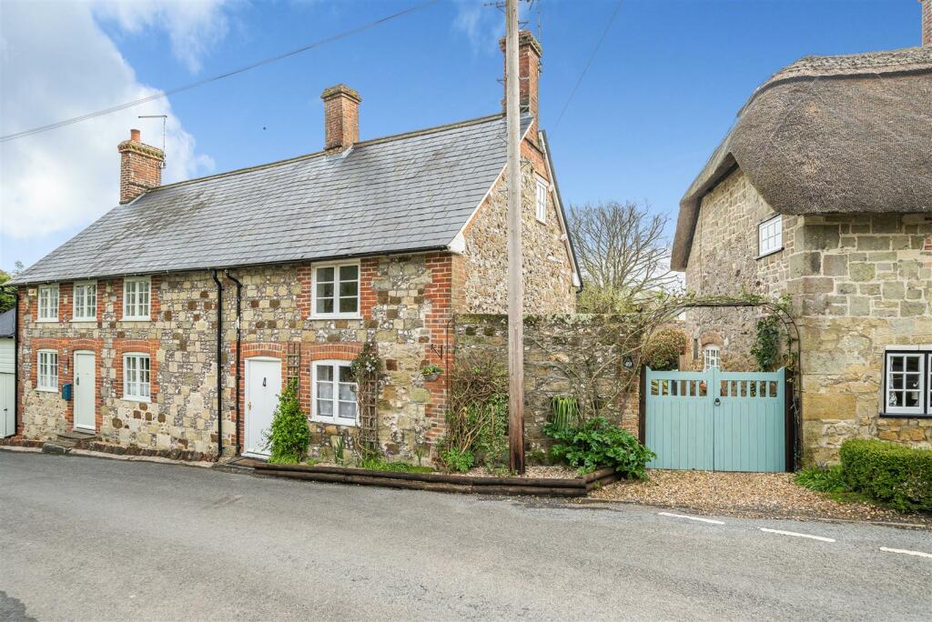 2 bedroom house for sale in Church Street, Fontmell Magna, Shaftesbury, SP7