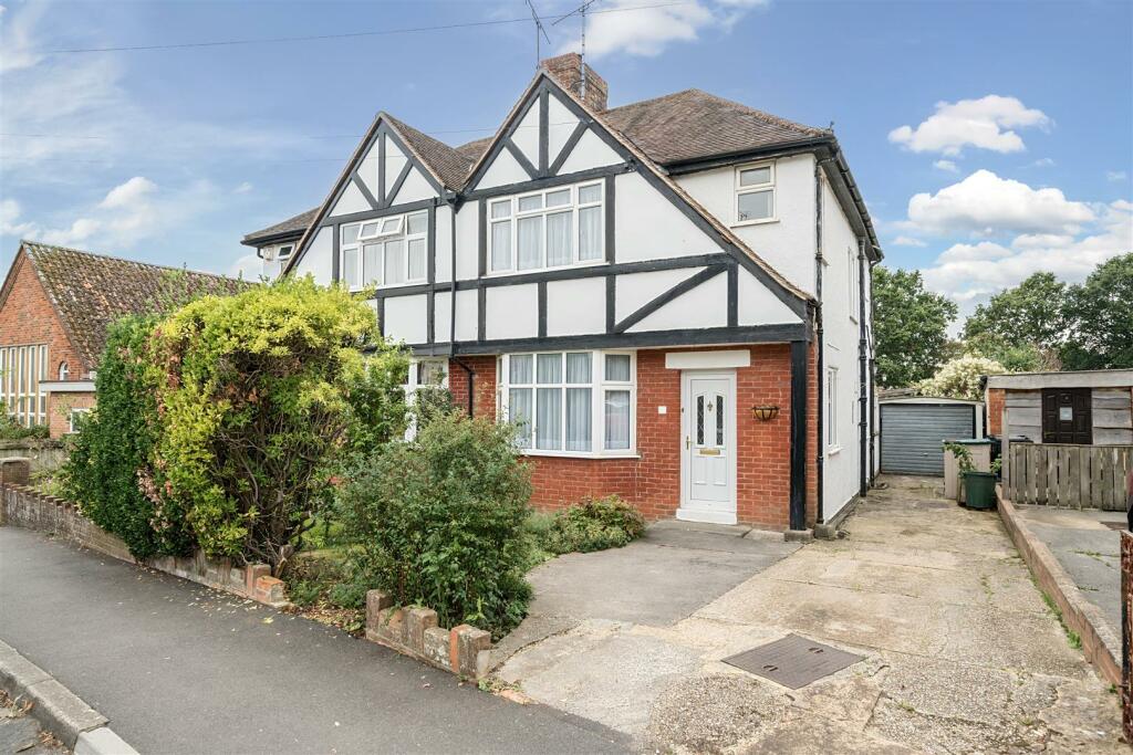4 bedroom semidetached house for sale in Cedar Grove, Yeovil, Somerset