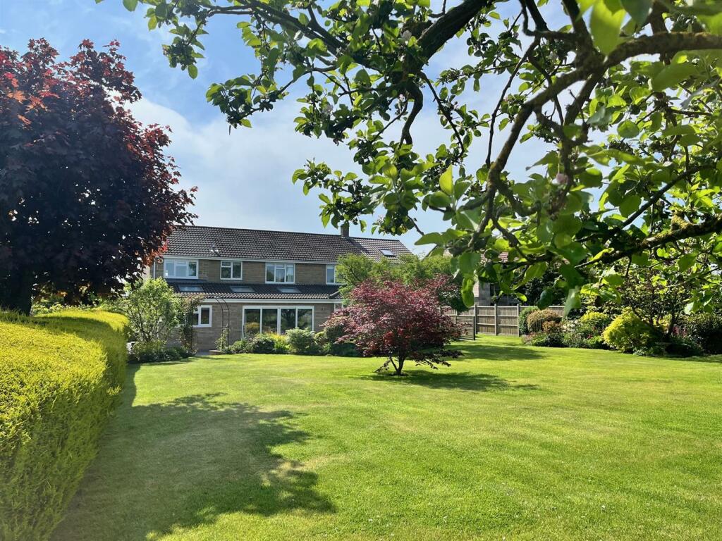 5 bedroom house for sale in Back Street, Ash, Martock, Somerset., TA12