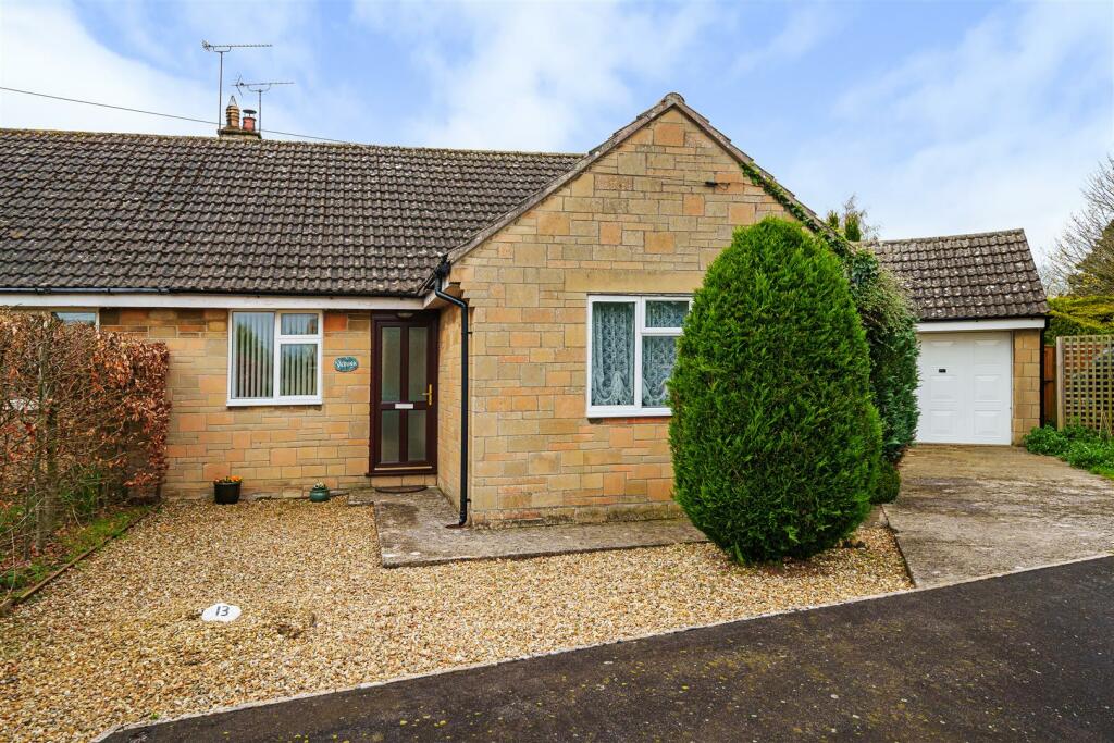 2 bedroom semidetached bungalow for sale in Broadacres, East Coker