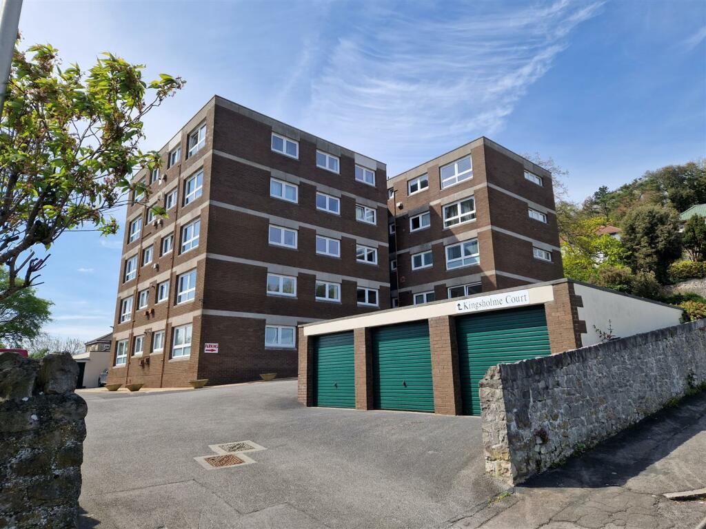 2 bedroom flat for sale in Arundell Road, WestonSuperMare, BS23