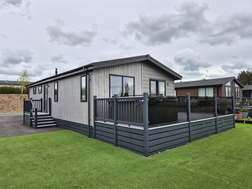 Main image of property: Beech Lodge, Rookery Manor Lodges, Edingworth