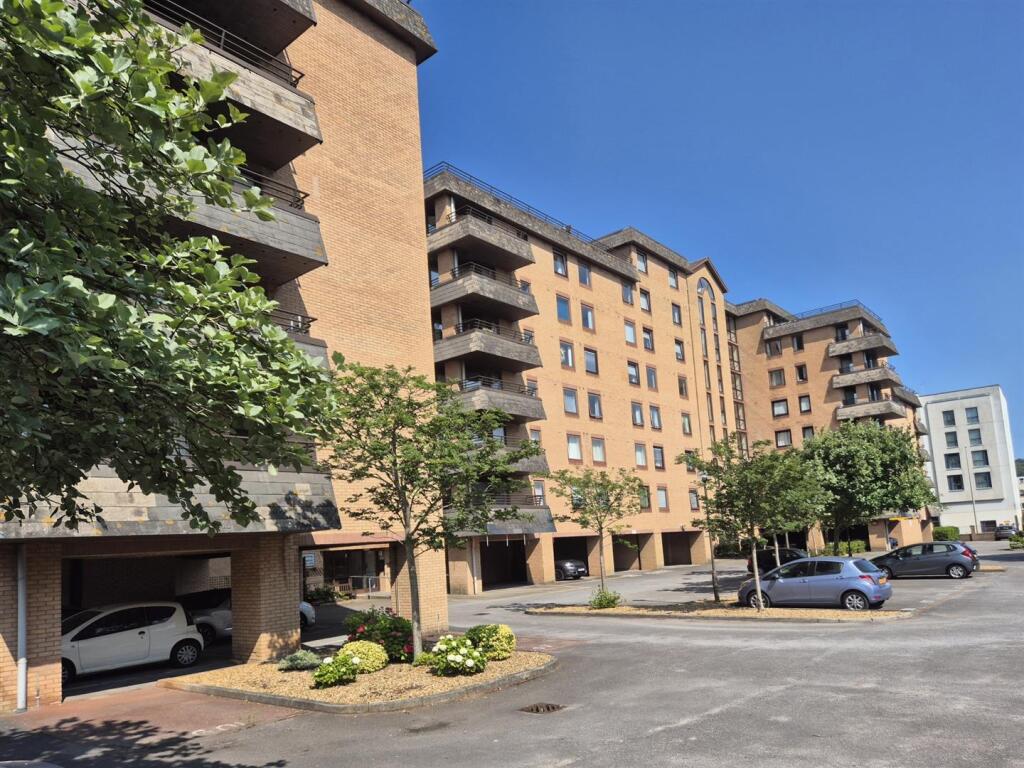 Main image of property: Carlton Mansions South, Beach Road, Weston-Super-Mare
