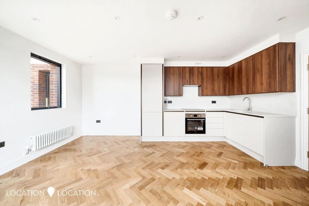 Main image of property: 58 Roman Way, London, N7