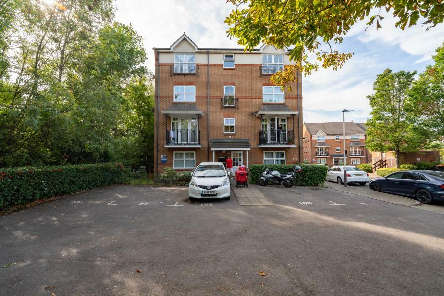 2 bedroom apartment for sale in Shaftesbury Gardens, NW10 , NW10
