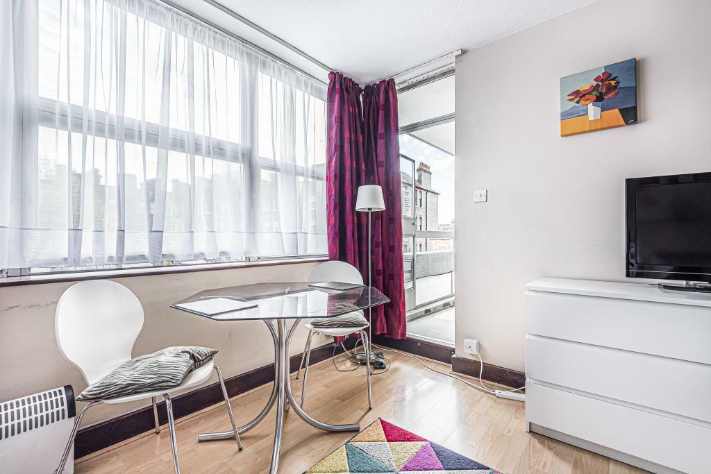 Studio flat for sale in Kensington Church Street, Notting Hill, W8