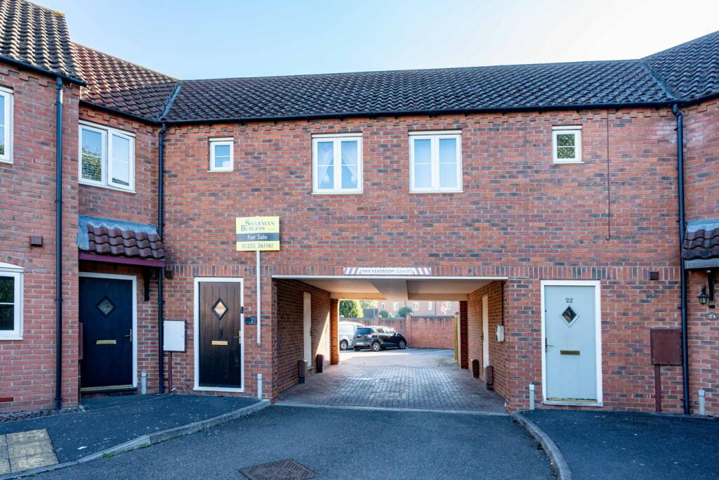 2 bedroom flat for sale in The Square, Kirton, Boston, PE20
