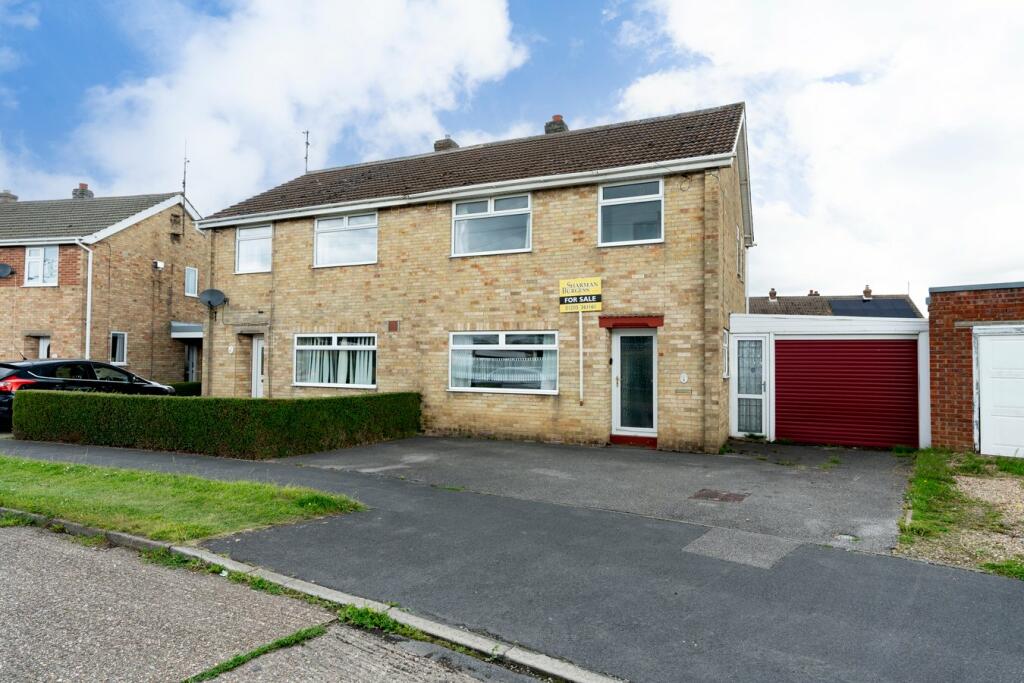 3 bedroom semidetached house for sale in Vine Crescent, Wyberton