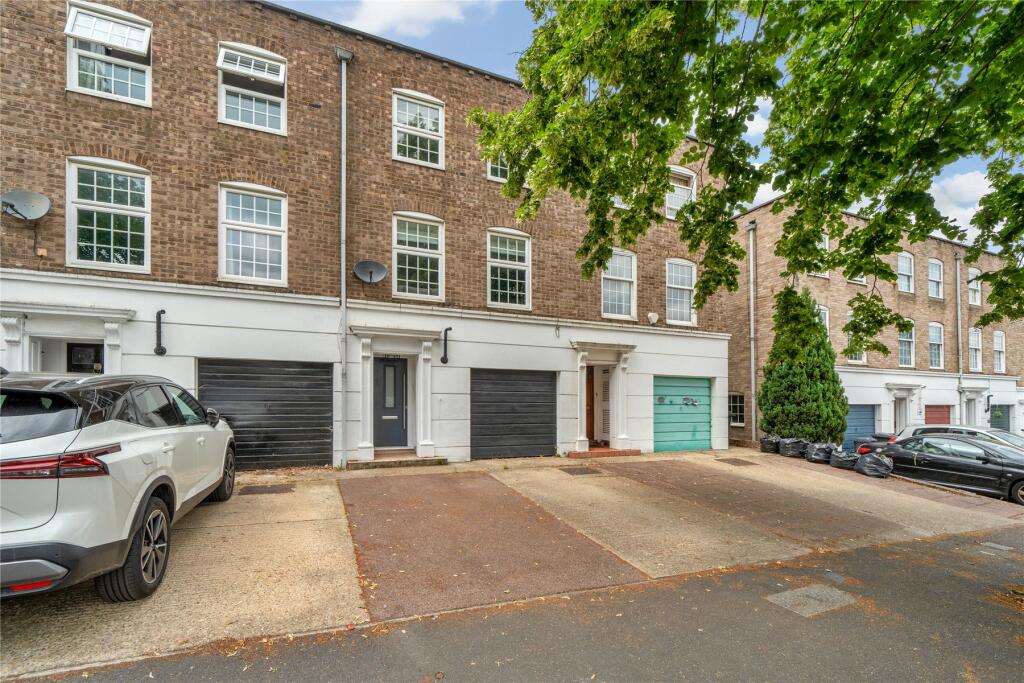 Main image of property: Kings Avenue, Bromley