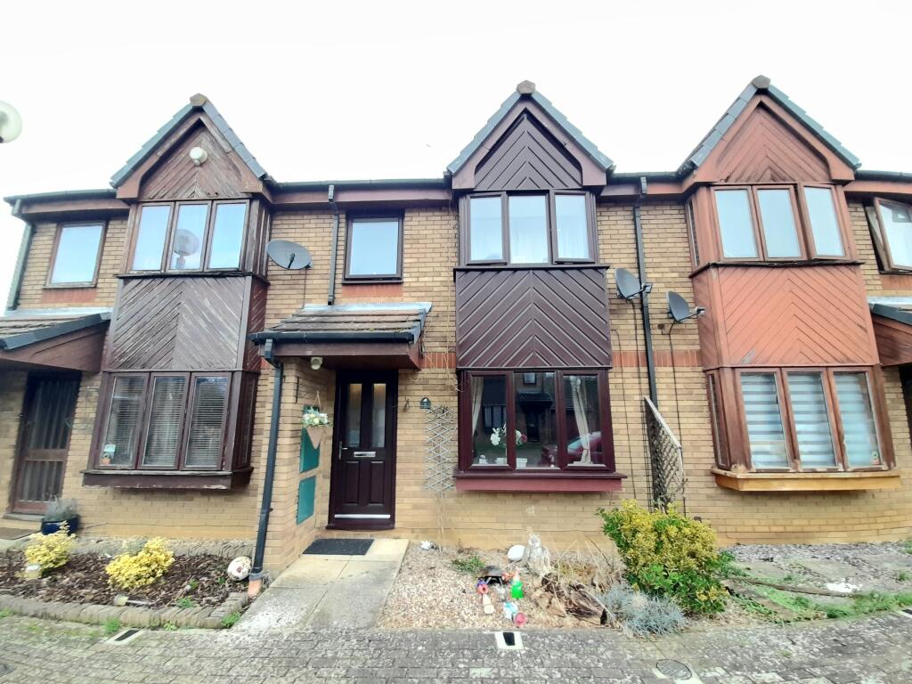 Main image of property: Murrey Close, Shenley Lodge, MK5