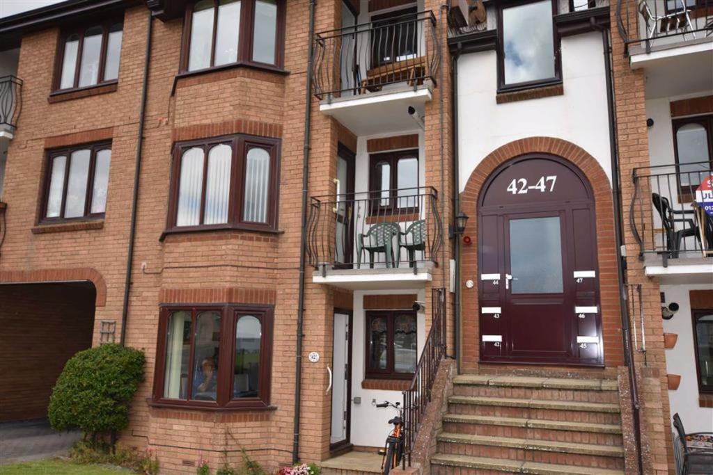 2 bedroom flat for sale in Alexandra Court, Bridlington, East Yorkshire, YO15 , YO15