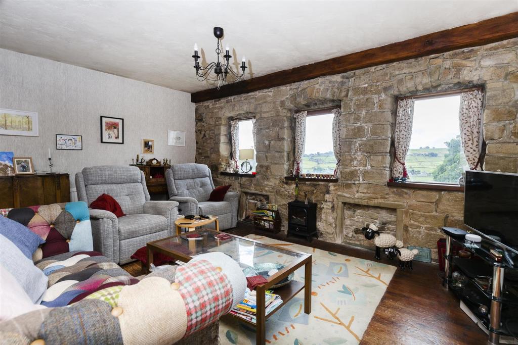 4 bedroom semidetached house for sale in Lower Oldfield Barn