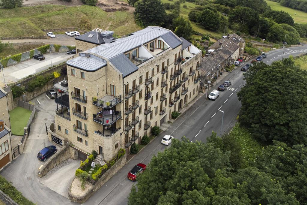 2 bedroom apartment for sale in 3 Burwood Court, Stainland Road