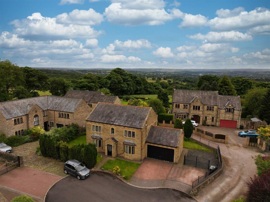 Main image of property: 9, Green Hall Park, Shelf, Halifax, HX3 7PZ