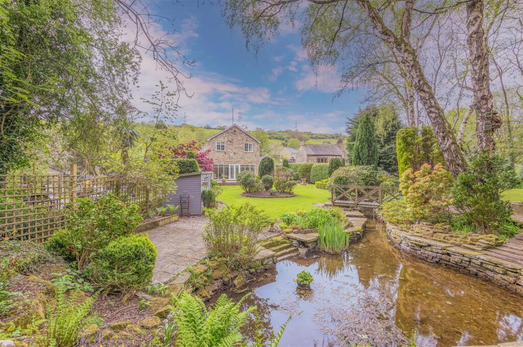 Main image of property: Silver Birches, Halifax Old Road, Shibden, HX3 8PJ