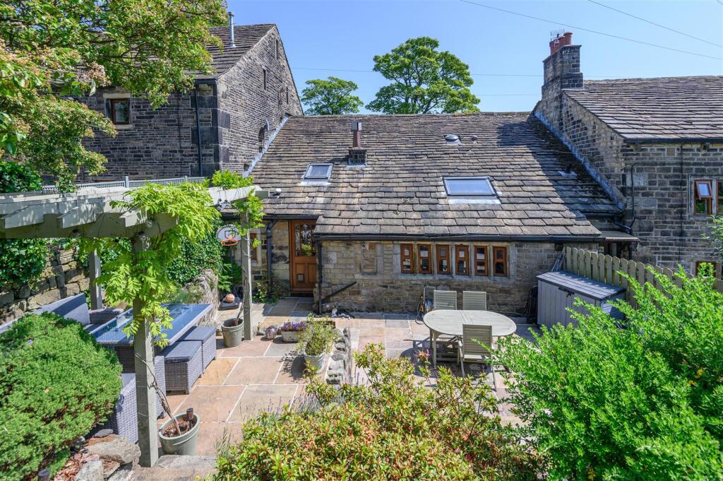 Main image of property: 48, Rochdale Road, Ripponden, HX6 4JU