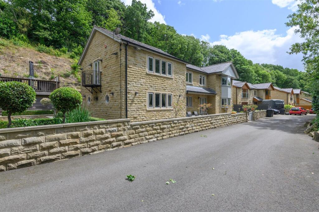 Main image of property: Ashton House, 1, Blackbrook Court, Off Mill Hill Lane, Brighouse, HD6 2RP