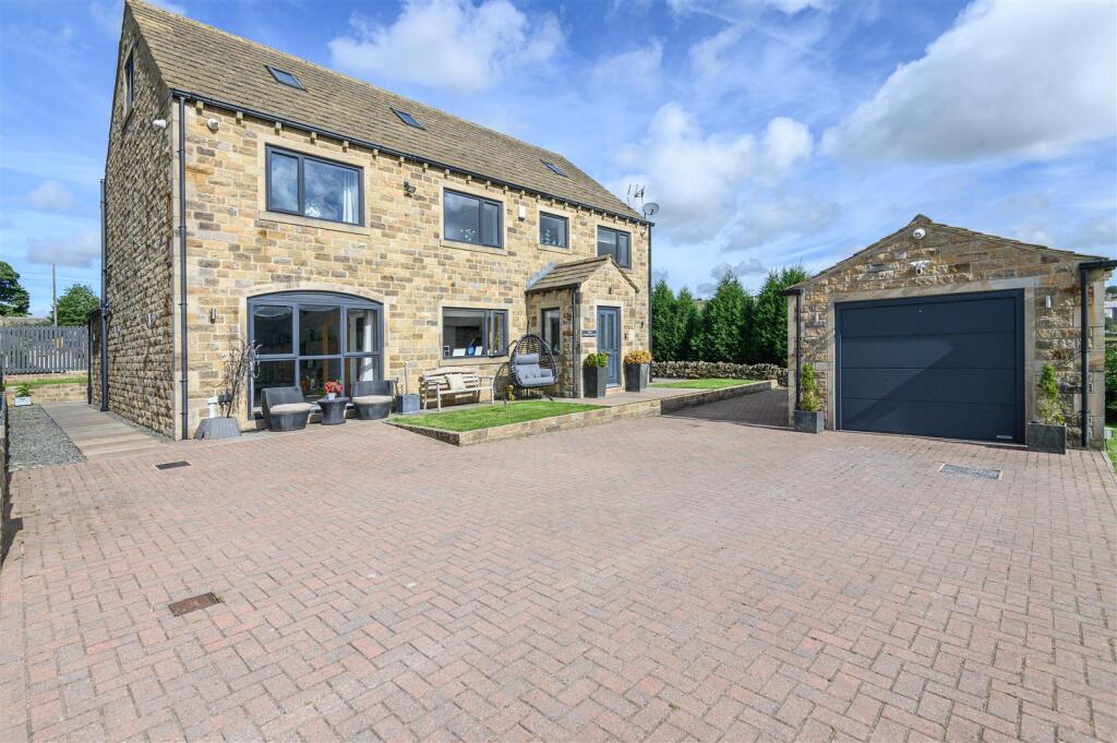 Main image of property: Cirasa, 6 Cherry Tree Mews, School Lane, Bradshaw, Halifax
