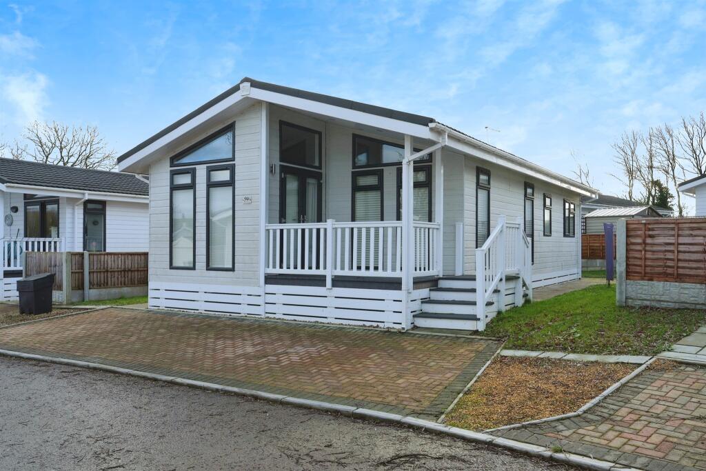 2 bedroom park home for sale in Mapleridge Lane, Yate, Bristol, BS37