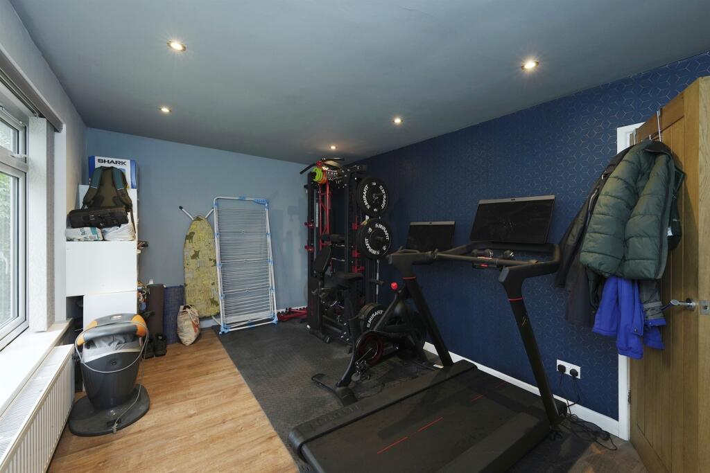 Additional property image - Cotswold Road, Chipping Sodbury, Bristol