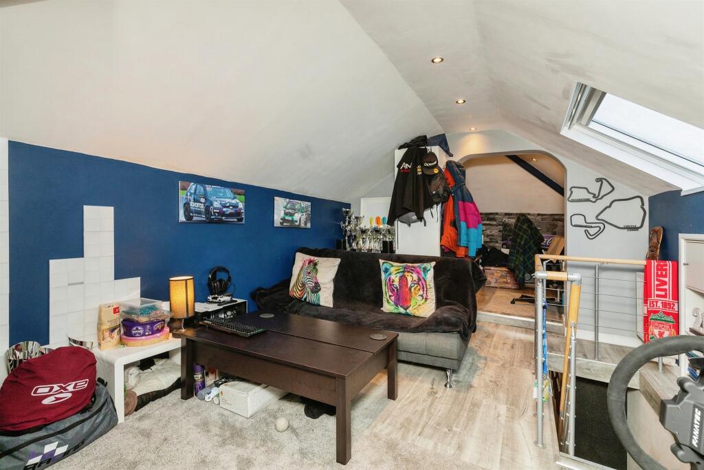 Additional property image - Cotswold Road, Chipping Sodbury, Bristol