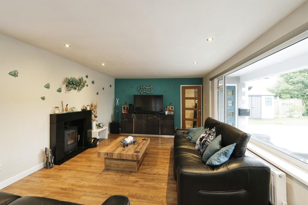 Additional property image - Cotswold Road, Chipping Sodbury, Bristol