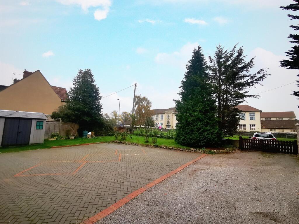 Additional property image - Cotswold Road, Chipping Sodbury, Bristol