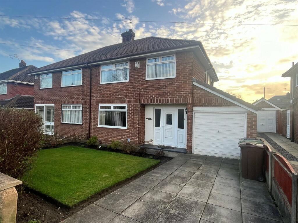 3 bedroom semidetached house for sale in Altway, Aintree, L10