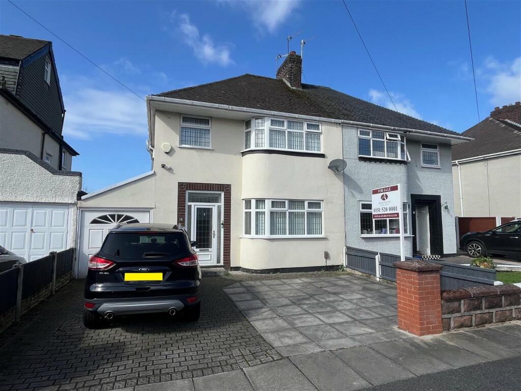 3 bedroom semidetached house for sale in Larchwood Avenue, Maghull, L31