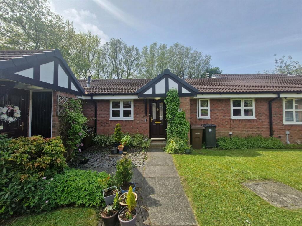 2 bedroom semidetached bungalow for sale in Swan Walk, Maghull L31 3HU, L31