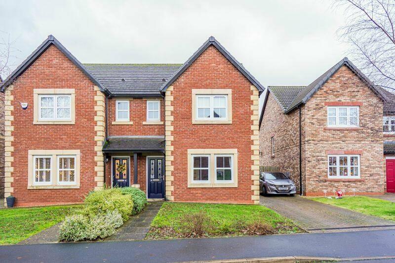 3 bedroom semidetached house for sale in Newbury Way, The Ridings