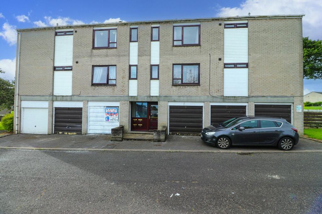 2 bedroom flat for sale in Reeth Road, Sandsfield Park, Carlisle, CA2