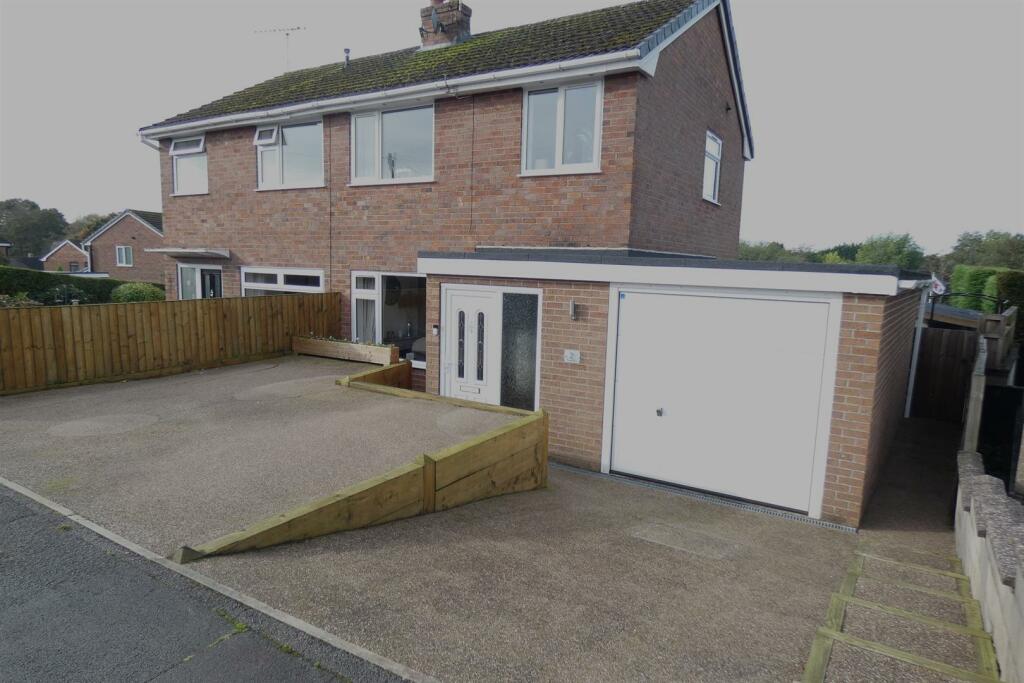 3 bedroom semidetached house for sale in Thorley Drive, Cheadle, Stoke