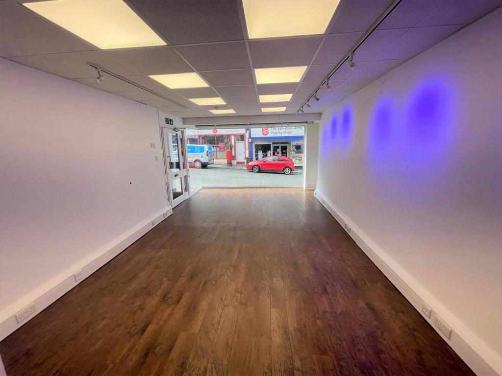 Commercial property for rent in Market Street, Carnforth, LA5