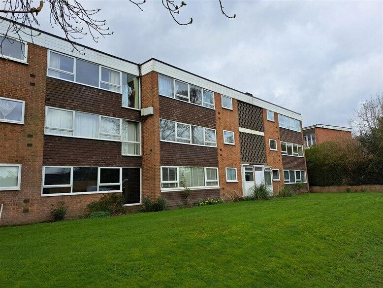 2 bedroom flat for sale in 121 Lichfield Road, Four Oaks, Sutton