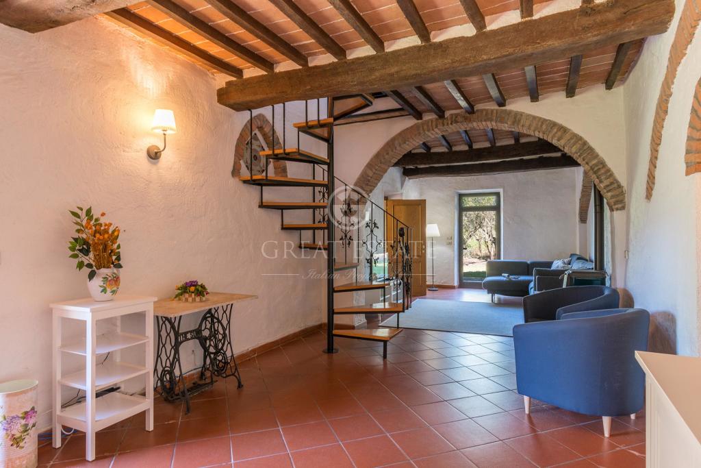 5 bedroom farm house for sale in Tuscany, Siena, Chiusi, Italy