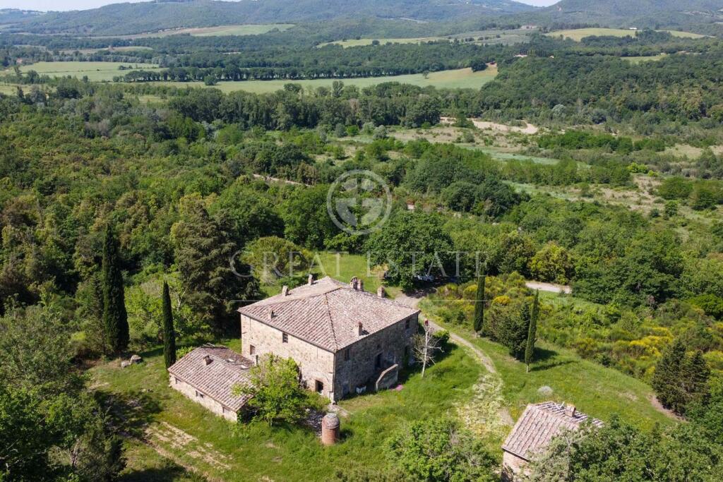 8 bed Farm House in Tuscany, Siena...