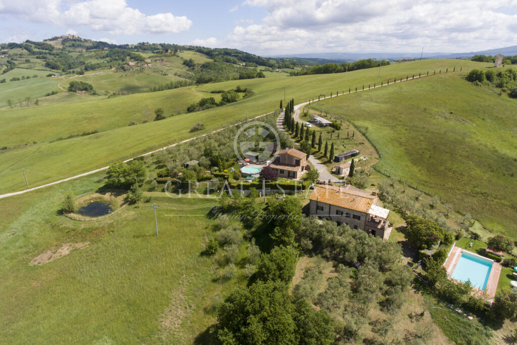 Farm House in Tuscany, Siena...