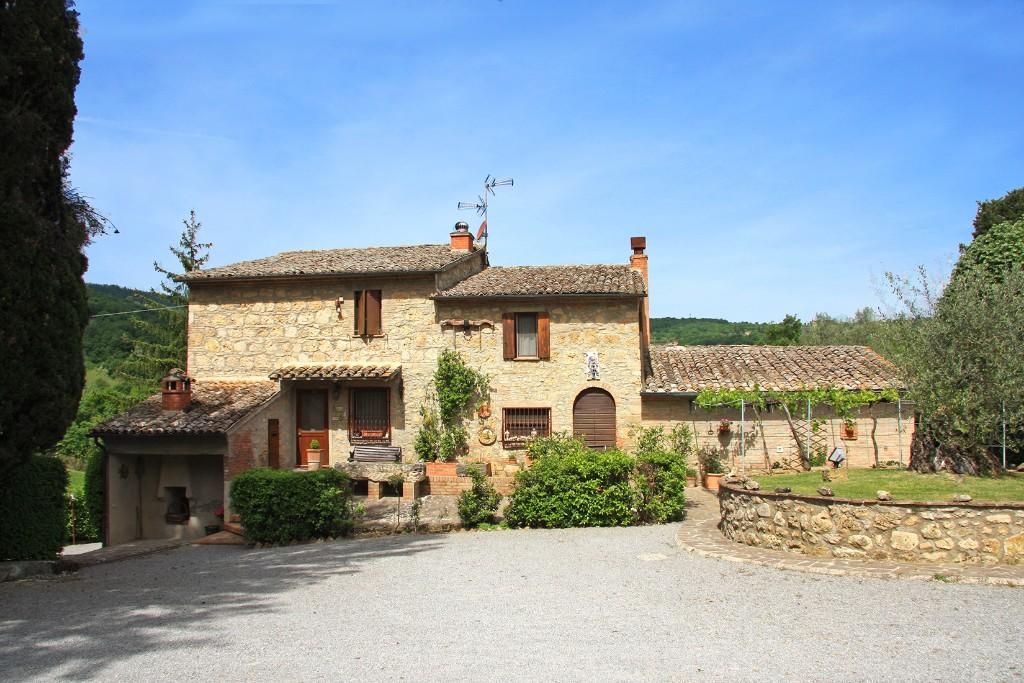 5 bedroom country house for sale in Tuscany, Siena, Cetona, Italy