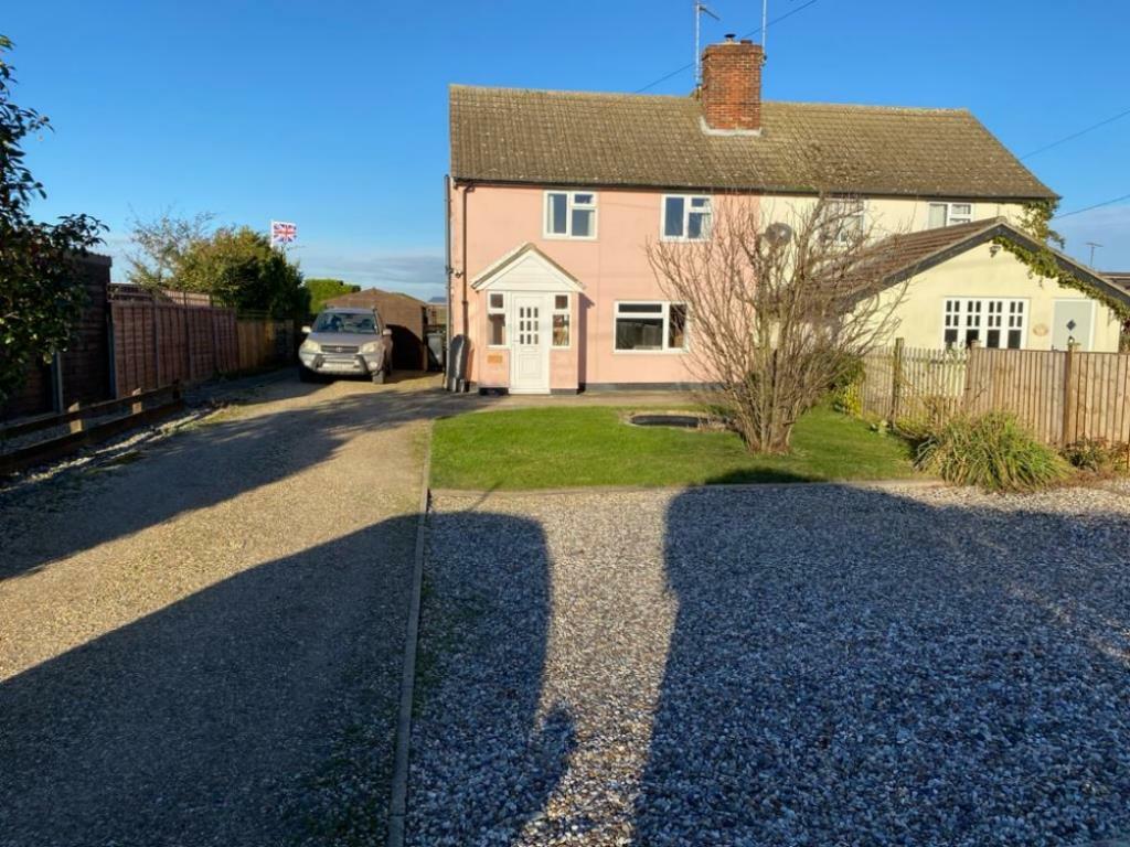 3 bedroom semidetached house for sale in Saxham Street, Stowupland